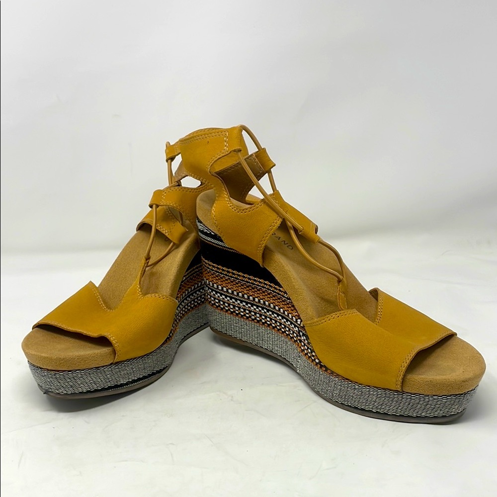 Lucky Brand Gold & Black Wedged Sandals Size 9 Excellent Condition